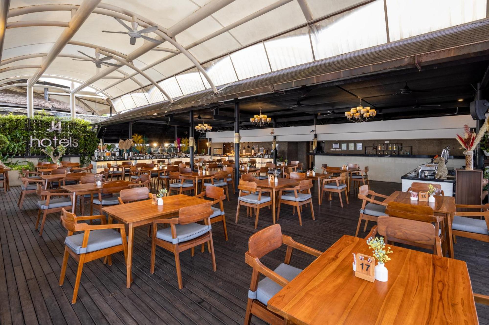 J4 Hotels Legian Exterior foto